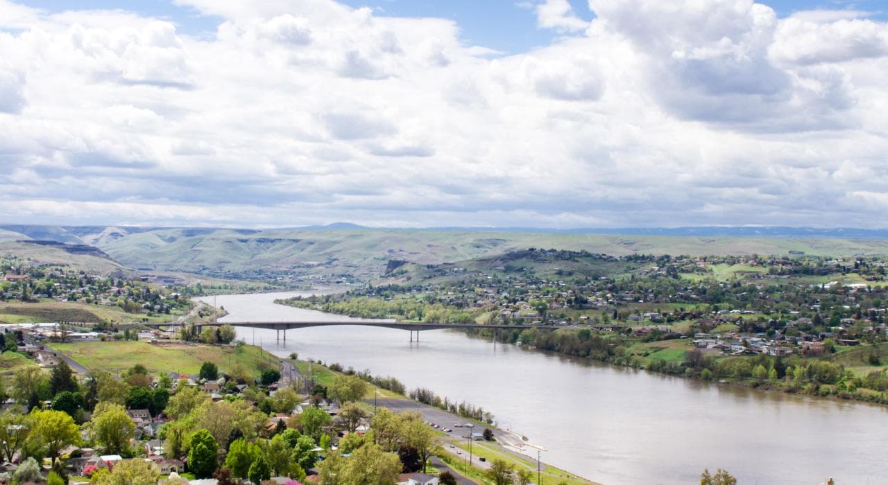 lewiston idaho aerial vew of the river and bridge
