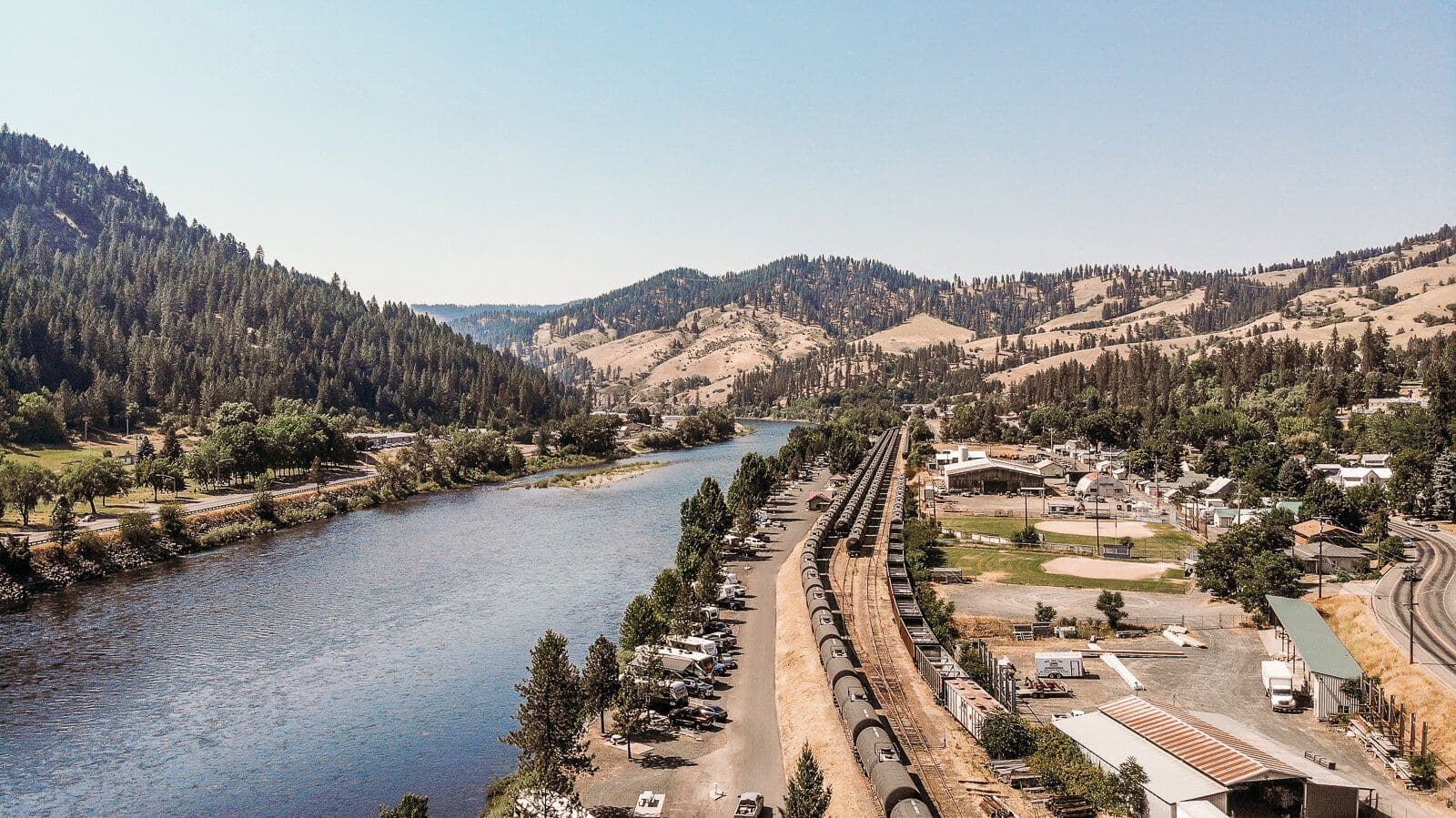 orofino idaho city center during a misty winter day