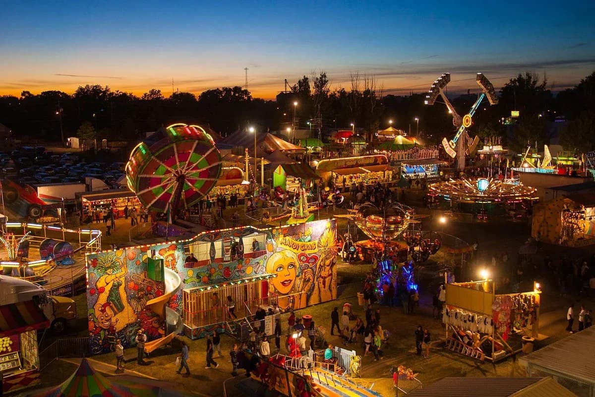 picture of a carnival in filer idaho at night