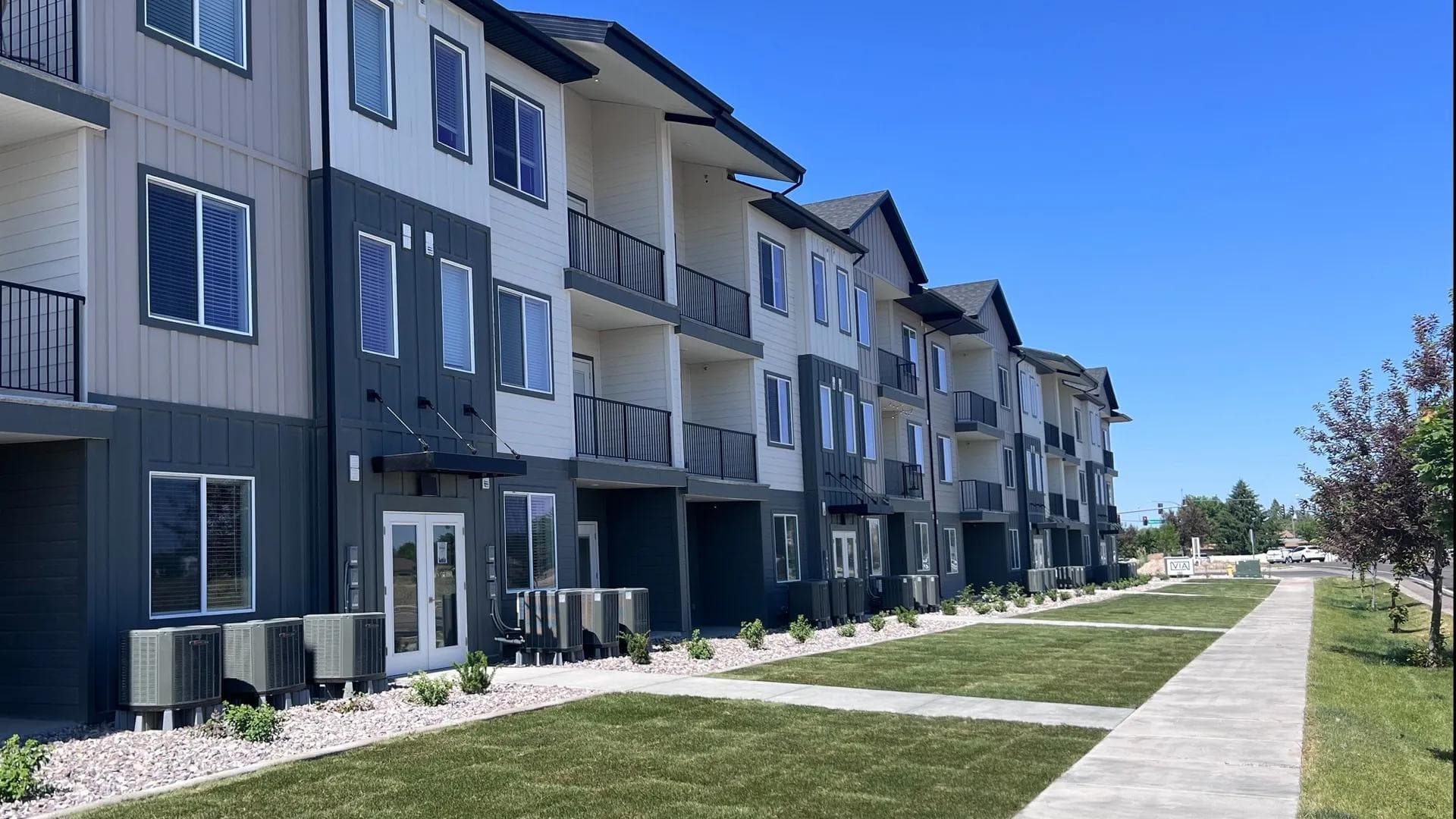 apartment complex in chubbuck idaho showcasing siding